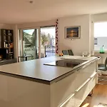 1st Floor - Hochwertige Mit Balkon Und Aufzug Διαμέρισμα *