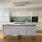 1st Floor - Hochwertige Mit Balkon Und Aufzug Διαμέρισμα *