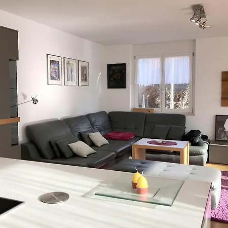 1st Floor - Hochwertige Mit Balkon Und Aufzug
