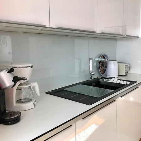 Apartman 1st Floor - Hochwertige Mit Balkon Und Aufzug Lindau