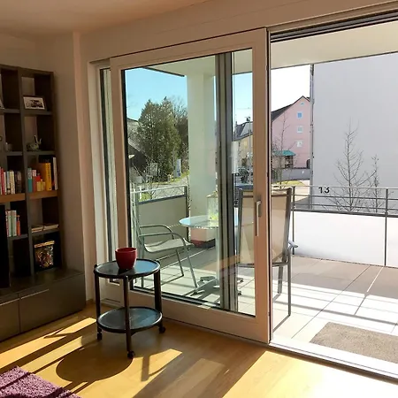 1st Floor - Hochwertige Mit Balkon Und Aufzug Λιντάου
